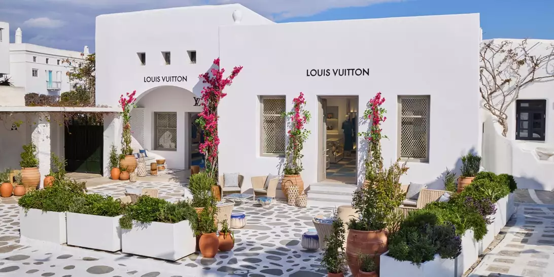 Διαχρονική κομψότητα και κυκλαδίτικη αρχιτεκτονική | Η νέα μπουτίκ του οίκου Louis Vuitton στη Μύκονο