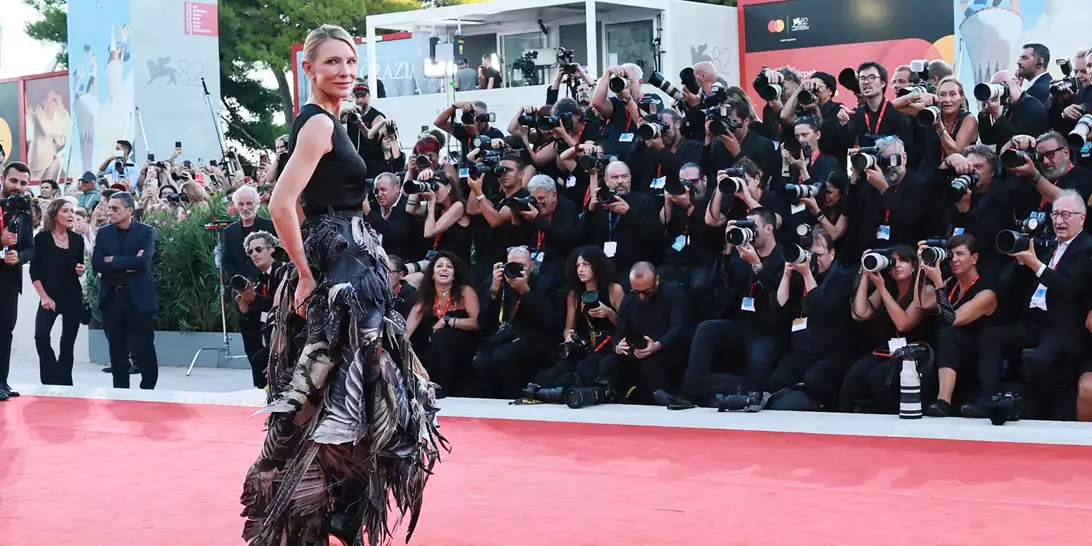 Cate Blanchett | Η avant-garde εμφάνιση με Maison Margiela στο Φεστιβάλ Βενετίας