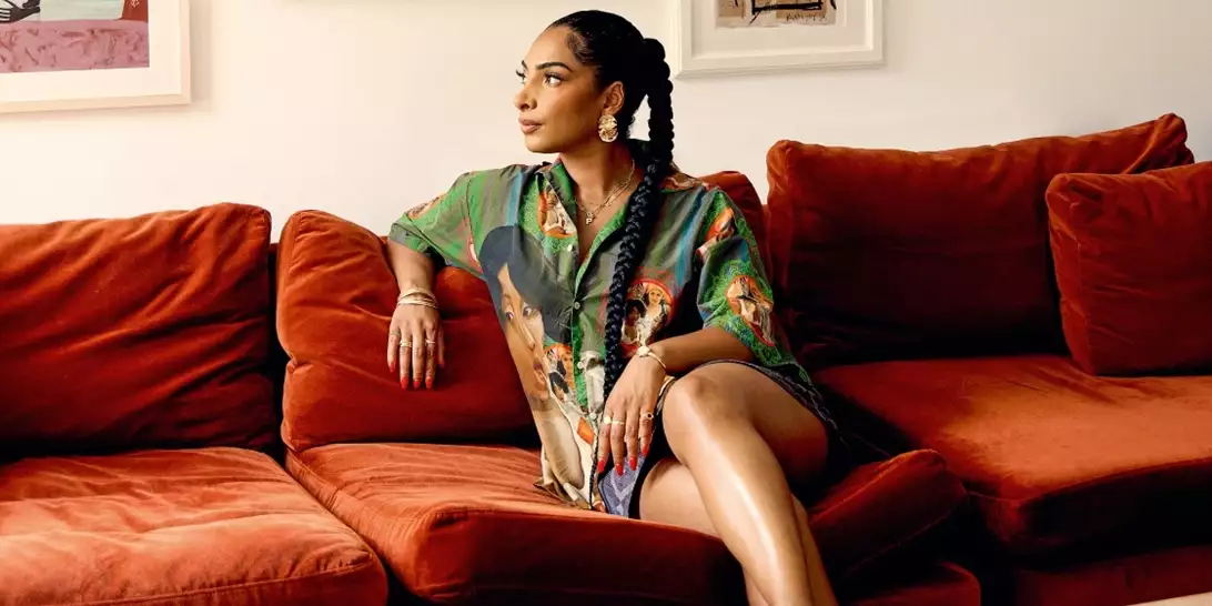 Priya Ahluwalia | To σπίτι της στο Λονδίνο είναι ένα πολύχρωμο και ξεχωριστό αφιέρωμα στη δημιουργικότητα