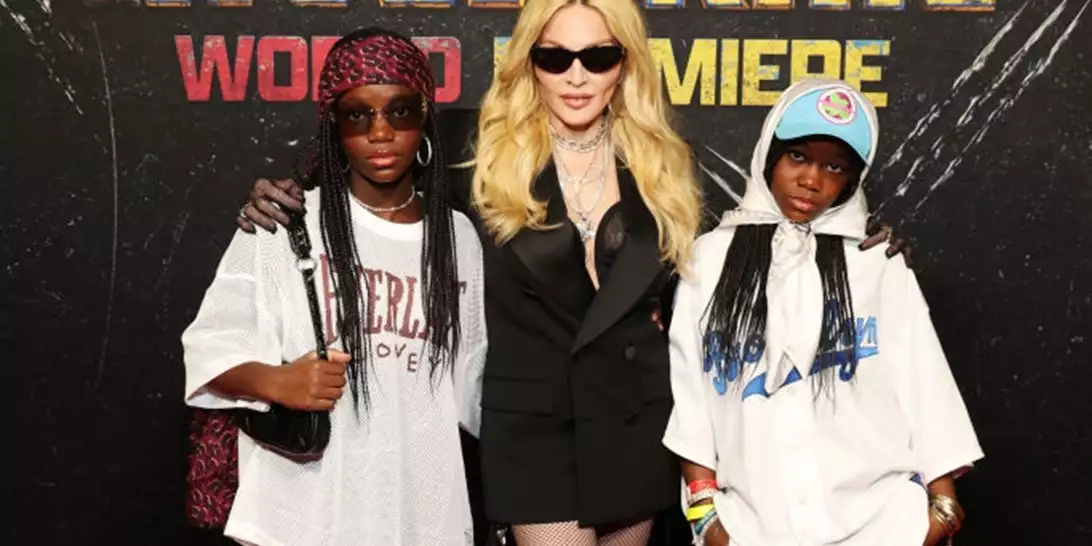 Madonna | Σπάνια εμφάνιση με τα παιδιά της στο κόκκινο χαλί