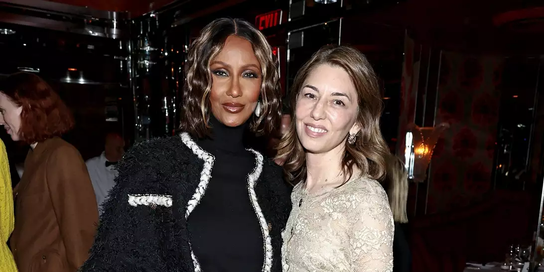 Iman | Σπάνια βραδινή εμφάνιση του μοντέλου σε privé δείπνο της Sofia Coppola με τον οίκο Chanel