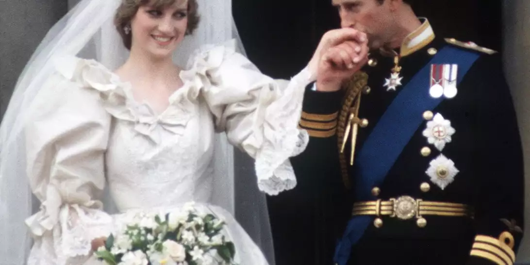 Κάρολος | Τι έγραφε στο γράμμα που έστειλε στην πριγκίπισσα Diana μία ημέρα πριν από τον γάμο τους