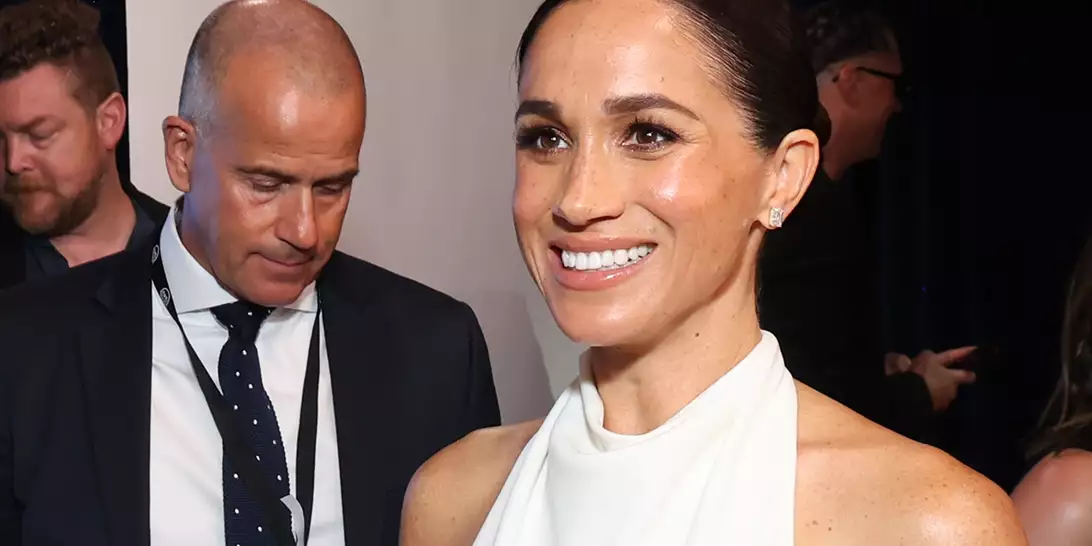 Meghan Markle | Η μεγάλη επιστροφή στο κόκκινο χαλί με φόρεμα που θύμισε ένα από εκείνα που είχε βάλει στον γάμο της