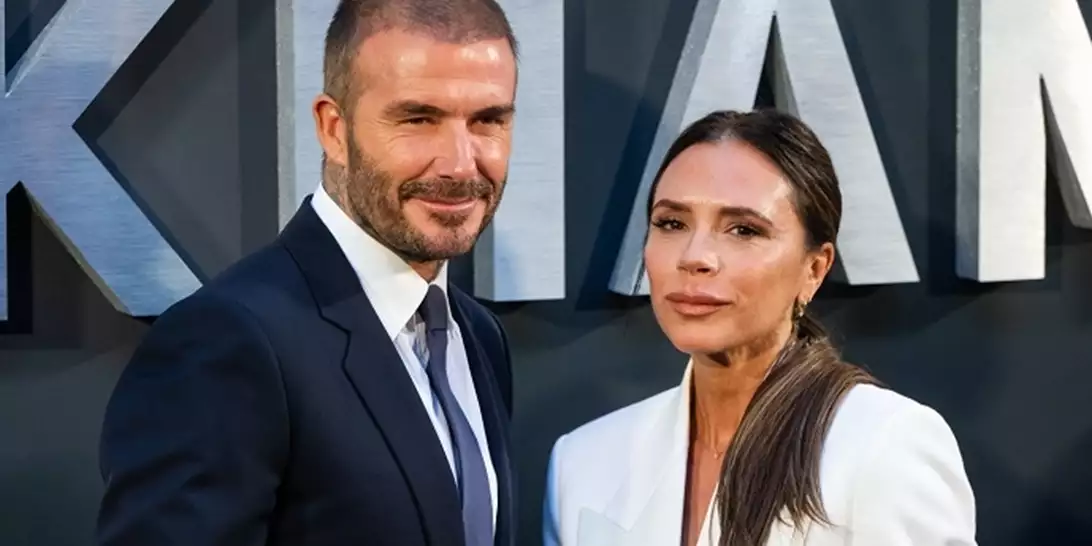 Victoria & David Beckham | Φόρεσαν το iconic σύνολα του γάμου τους 25 χρόνια μετά