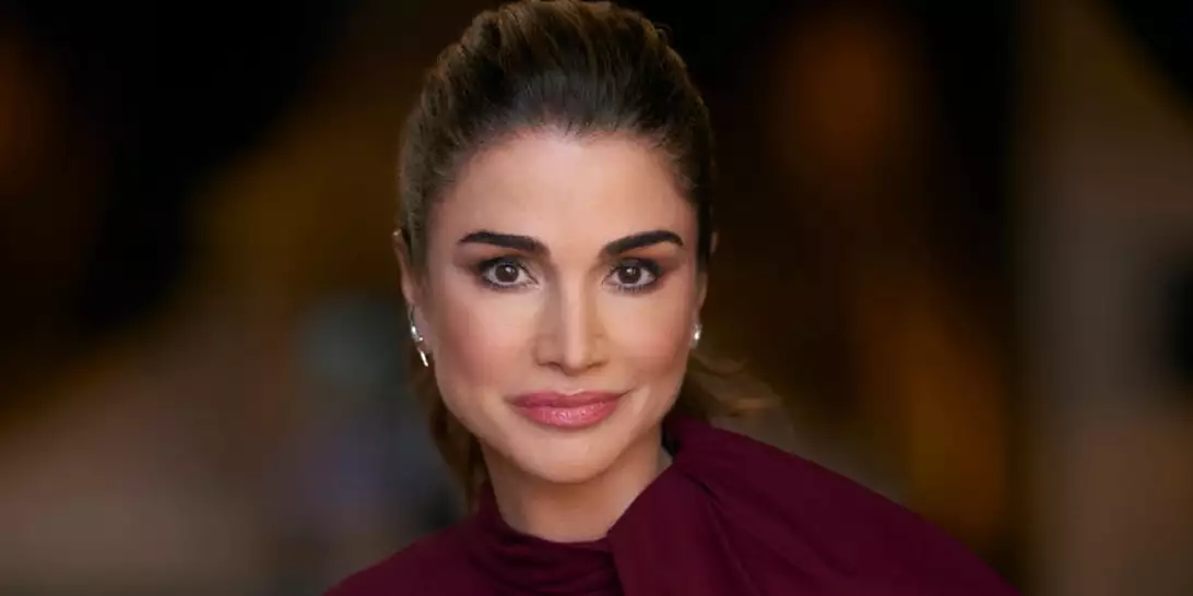 Βασίλισσα Ράνια | Η εντυπωσιακή τιάρα που επέλεξε σε νέο επίσημο πορτρέτο