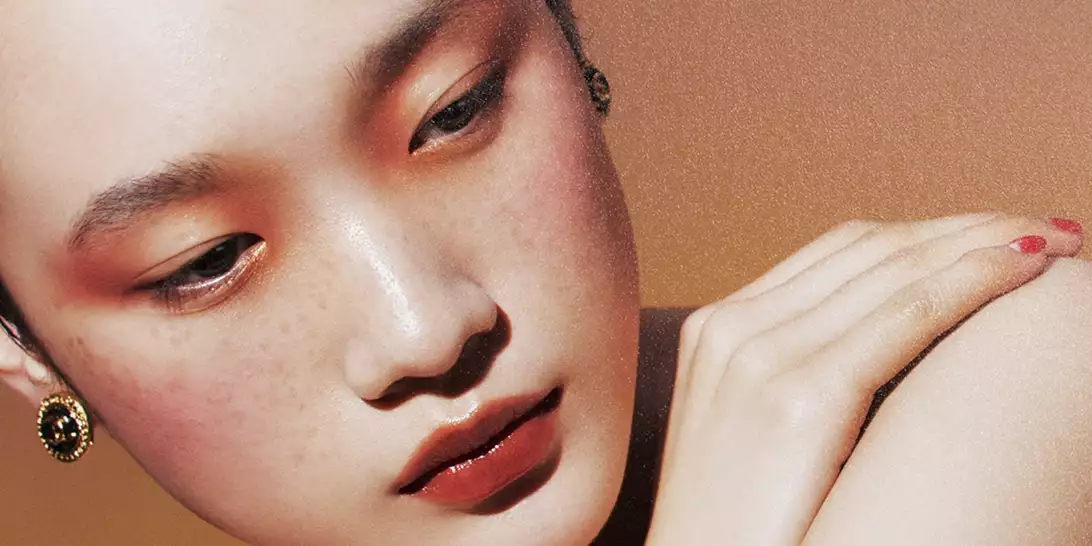 Les Beiges Golden Hour | Η καλοκαιρινή συλλογή μακιγιάζ του οίκου Chanel μέσα απο την καλλιτεχνική ματιά της Valentina Li