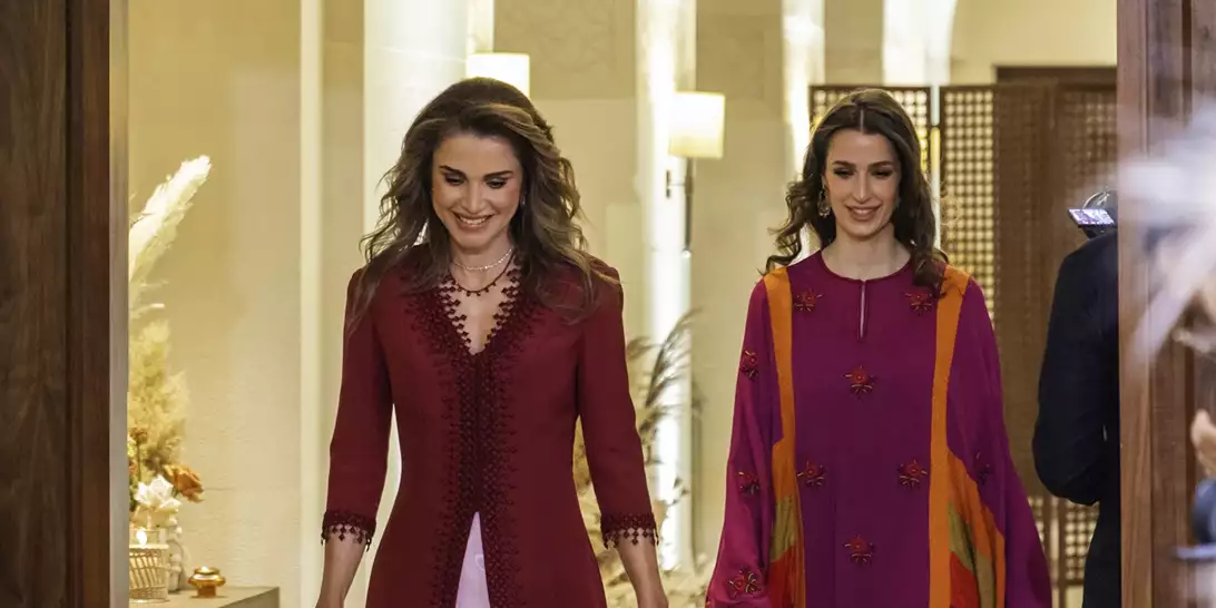 Ράνια της Ιορδανίας | Η φωτογραφία με τον γιο της, πρίγκιπα Hussein και την πριγκίπισσα Rajwa για τα γενέθλιά της