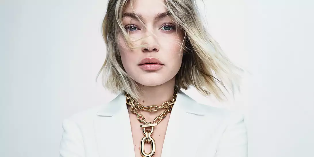 Golden Muse | Η συνέντευξη της Gigi Hadid στο Harper's Bazaar Greece