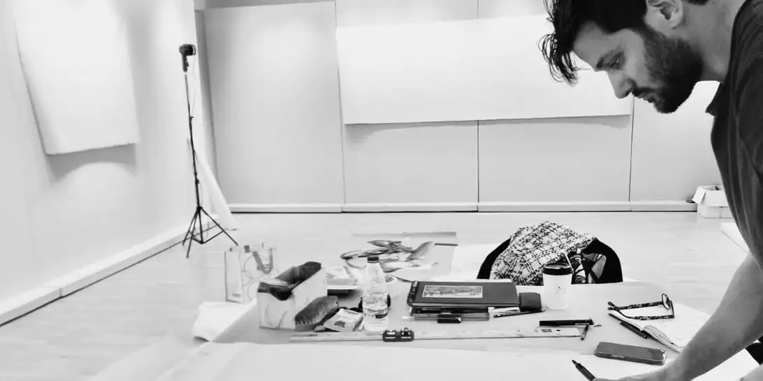 Τα Χρειώδη | Μία εικαστική έκθεση αφιερωμένη στην αλύγιστη στον χρόνο δύναμη του ανθρώπου