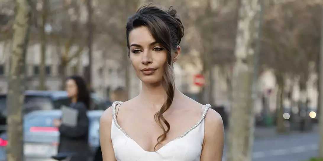 Το πολυτελές χρώμα μαλλιών που επιλέγουν οι Γαλλίδες φέτος την άνοιξη