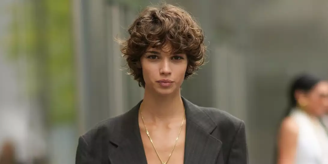 The Christy Cut | To ανεπιτήδευτα κομψό κούρεμα που επιστρέφει δυναμικά στη μόδα