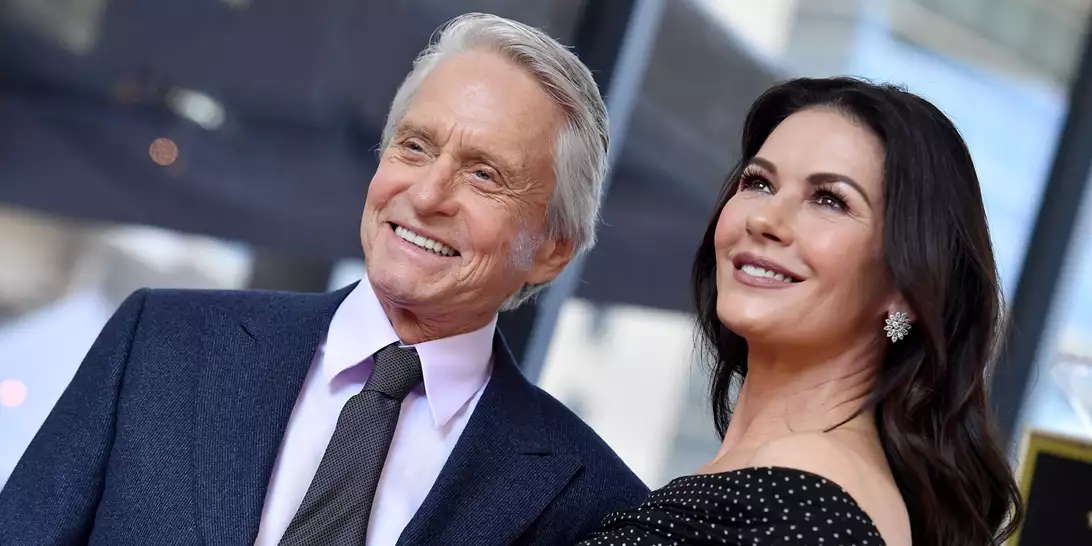 Michael Douglas & Catherine Zeta-Jones | Γιορτάζουν 25 χρόνια γάμου με κοινές φωτογραφίες από το παρελθόν και ένα τρυφερό μήνυμα
