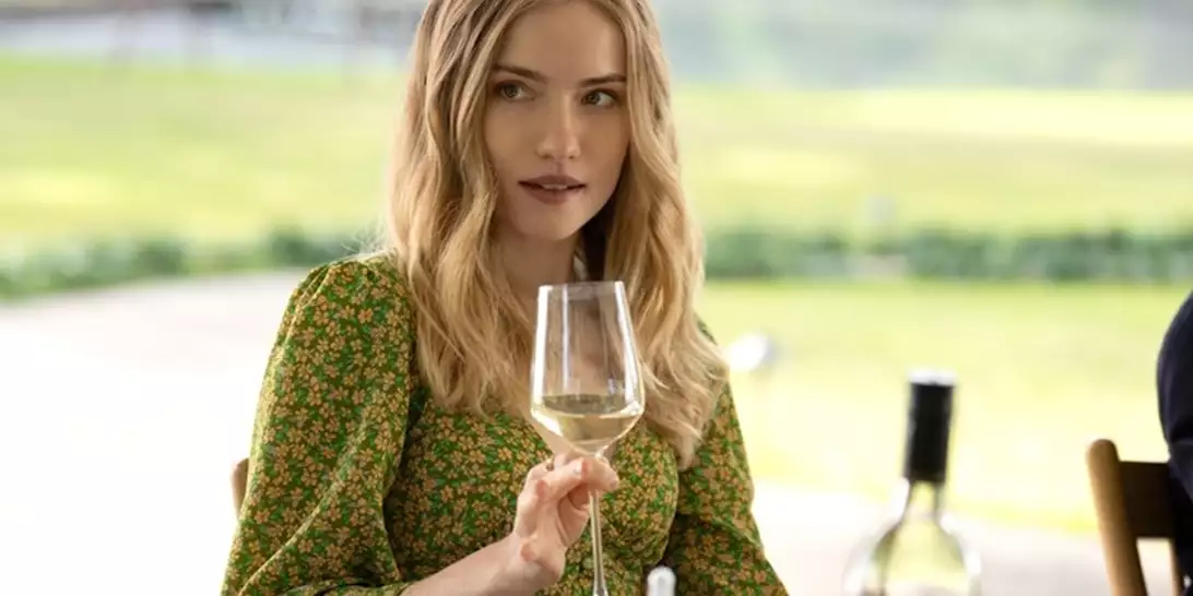 Movie Review | Regretting You (Μετανιώνοντας για εσένα): Ένα συγκινητικό ταξίδι ανάμεσα στη μνήμη, την προδοσία και τη γυναικεία αναγέννηση