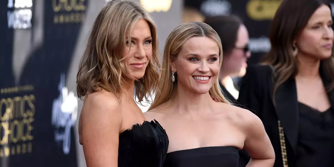 Η Reese Witherspoon κάνει ένα δημόσιο σχόλιο για τη σχέση της Jennifer Aniston με τον Brad Pitt σήμερα