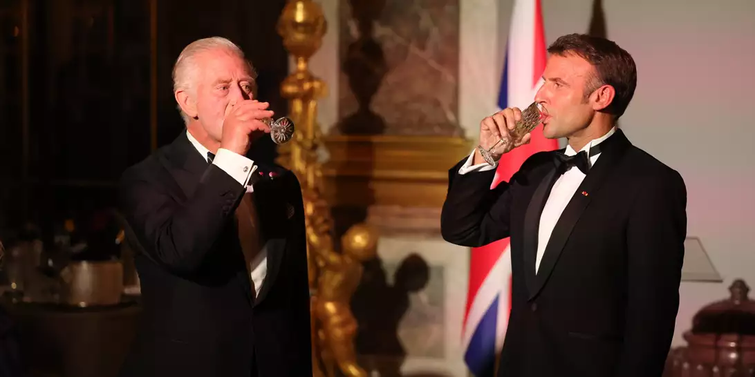 Βασιλιάς Κάρολος | Πόσες χιλιάδες ευρώ στοίχισε το δείπνο που του ετοίμασε ο Emmanuel Macron