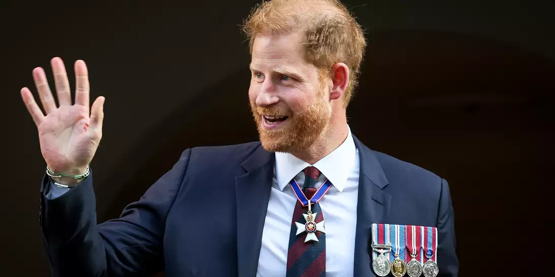 Πρίγκιπας Harry | Η αγκαλιά με τους συγγενείς της Diana στο Λονδίνο