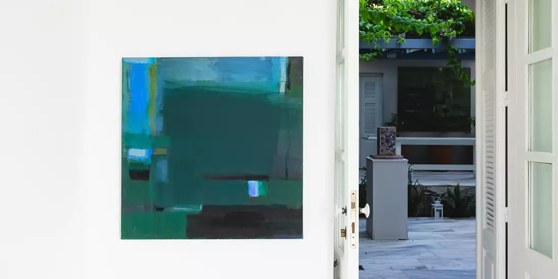 Art Club | 5+1 εικαστικές εκθέσεις μάς οδηγούν σε δημοφιλή νησιά και τον Σεπτέμβριο