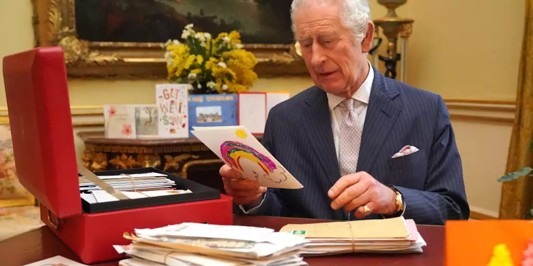 Βασιλιάς Κάρολος | Συγκινημένος από τα 7.000 μηνύματα που έλαβε