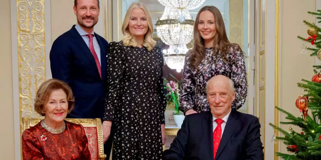 Βασιλική οικογένεια Νορβηγίας | Η χριστουγεννιάτικη κάρτα εν μέσω ανησυχίας για την υγεία της Mette-Marit