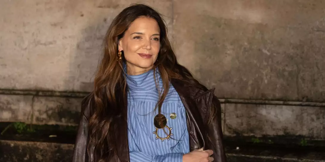 Το ανοιξιάτικο χρώμα μαλλιών που θα "γλυκάνει" τα χαρακτηριστικά του προσώπου σας