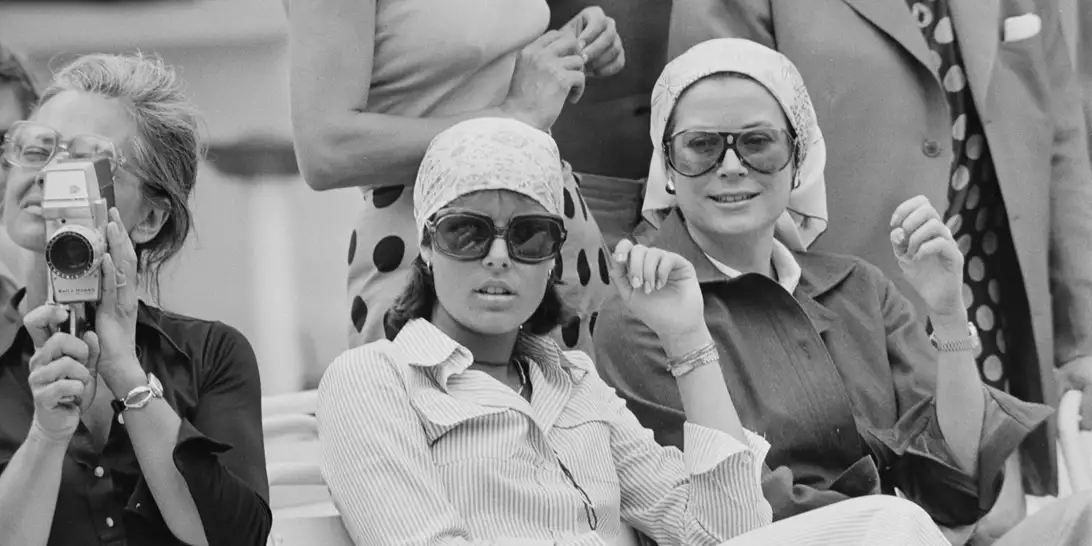 Καρολίνα του Μονακό | Το φλογερό ειδύλλιο που δεν ενέκρινε το Παλάτι και έκανε τη μητέρα της, Grace Kelly, να παρέμβει