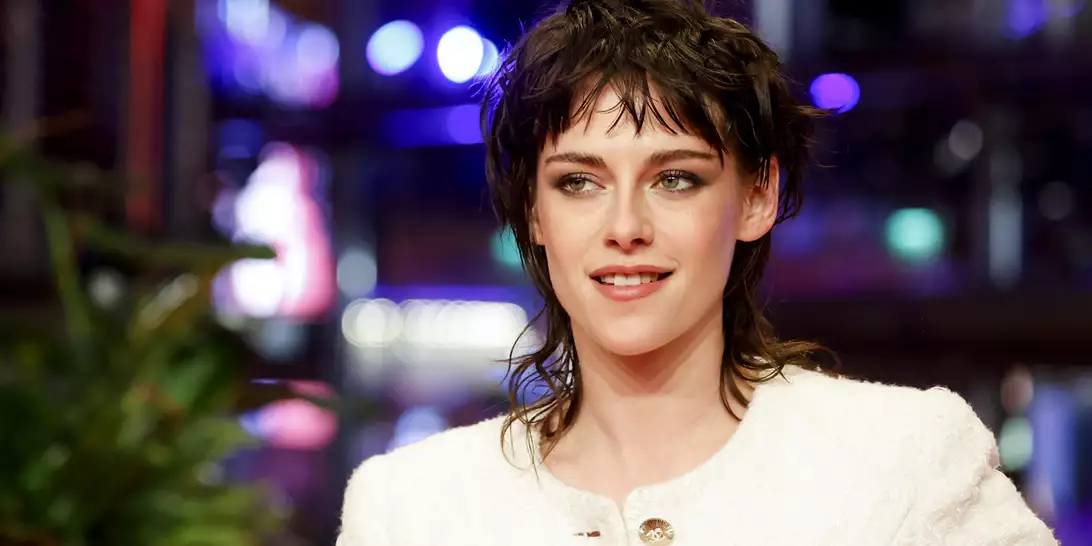 Kristen Stewart: "Αισθάνομαι ακόμα στοιχειωμένη από την πριγκίπισσα Diana"