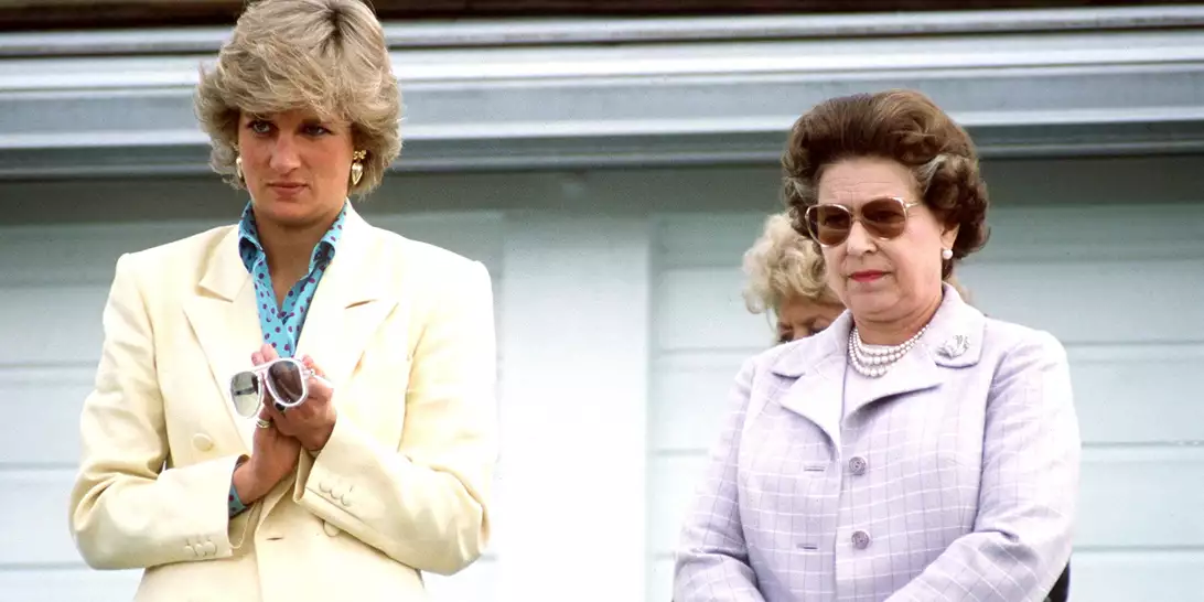 Όταν η πριγκίπισσα Diana έκανε παρατήρηση στη βασίλισσα Ελισάβετ | Το άγνωστο σκηνικό ανάμεσα στις δύο γυναίκες