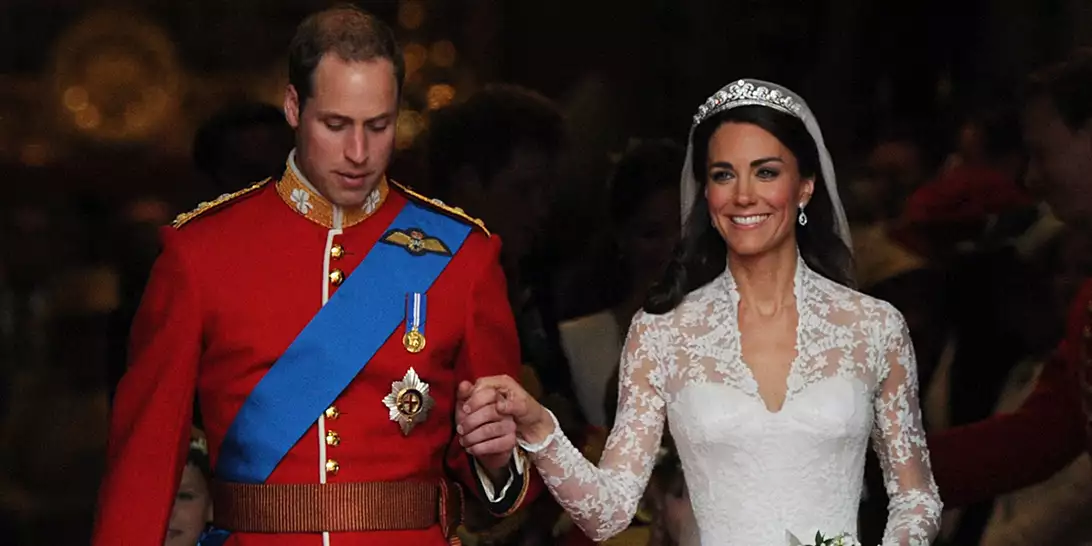 Kate Middleton - πρίγκιπας William | Τι πρόσεξαν οι βασιλικοί θαυμαστές στη φωτογραφία για την 14η επέτειο του γάμου τους;