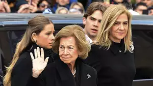 Σοφία της Ισπανίας | Με τις δύο κόρες της στη Μητρόπολη Αθηνών