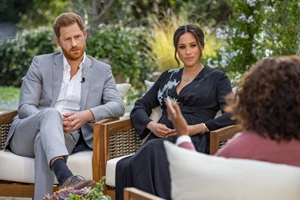 O πρίγκιπας Harry και η Meghan Markle έπιασαν πάτο στη βρετανική λίστα με τους πιο δημοφιλείς royals