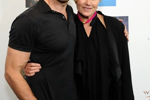 Hugh Jackman | Η εγκατάλειψη από την μητέρα του και η στιγμή της συγχώρεσης
