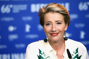 Η Emma Thompson πιστεύει ότι οι πλαστικές επεμβάσεις είναι "μια μορφή συλλογικής ψύχωσης"