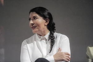 Marina Abramović: "Δεν μπορούμε να δούμε την πανδημία ως μια απελπιστική κατάσταση, πρέπει να διατηρήσουμε το χιούμορ μας"