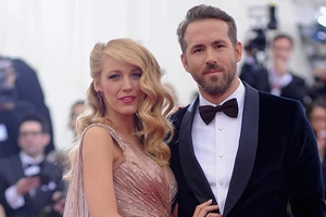 Ο Ryan Reynolds αντιδρά στην "εγκυμοσύνη" της Blake Lively