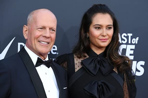 Bruce Willis | Ο δικηγόρος του εξηγεί γιατί ο ηθοποιός συνέχισε να δουλεύει μετά τη διάγνωσή του με αφασία