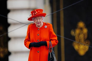 Η βασίλισσα Ελισάβετ πιο χαρούμενη από ποτέ | Η εμφάνιση - έκπληξη στο ετήσιο Royal Windsor Horse Show