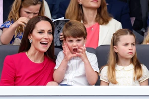 Kate Middleton - Πρίγκιπας William | Ταξίδεψαν οικογενειακώς με ελικόπτερο για τις διακοπές τους