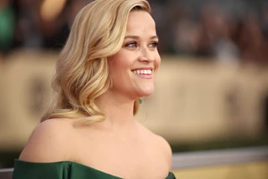 Η Reese Witherspoon και η κόρη της μοιάζουν με δίδυμες