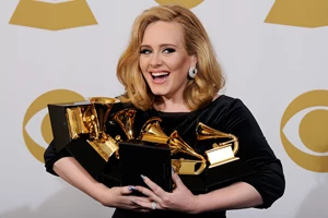 Η Adele πιο αδύνατη από ποτέ με athleisure σύνολο
