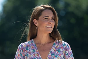 Η Kate Middleton επενδύει για το στιλ της στο χρώμα της σεζόν