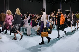 MFW SS'25 | Η ενδιαφέρουσα περίπτωση του Adrian Appiolaza στον Moschino