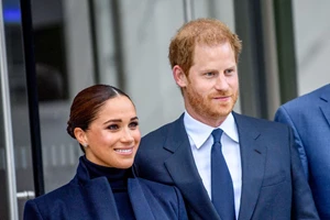 Πρίγκιπας Harry- Meghan Markle | Η χριστουγεννιάτικη κάρτα τους αποτυπώνει τον διαφορετικό "μη βασιλικό" τρόπο που μεγαλώνουν τα παιδιά τους