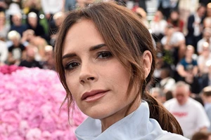 Η Victoria Beckham λάνσαρε το κραγιόν που οι θαυμαστές της περίμεναν εδώ και χρόνια