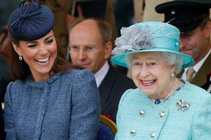 Η Kate Middleton ανέβασε μια φωτογραφία με τη σωσία της