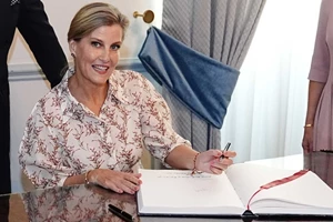 Η δούκισσα Sophie παραλίγο να πεθάνει γεννώντας τη λαίδη Louise Windsor
