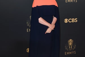 Olivia Colman | Πώς η Dakota Johnson την έπεισε να κάνει το πρώτο της τατουάζ