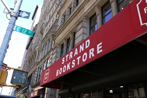 Shakespeare and Company | Το θρυλικό βιβλιοπωλείο του Παρισιού "έρχεται" σε εσάς
