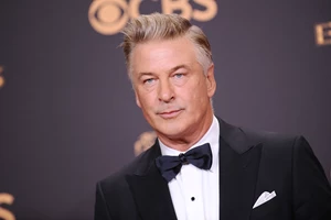 Ο Alec Baldwin μιλάει για πρώτη φορά μετά τον μοιραίο πυροβολισμό της Halyna Hutchins