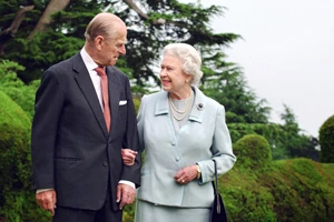 Ένα νέο επίσημο πορτρέτο της Camilla μόλις δημοσιεύθηκε