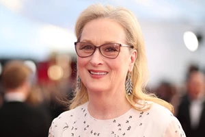 Louisa Jacobson | Η κόρη της Meryl Streep είναι ίδια η διάσημη μητέρα της στο τηλεοπτικό της ντεμπούτο